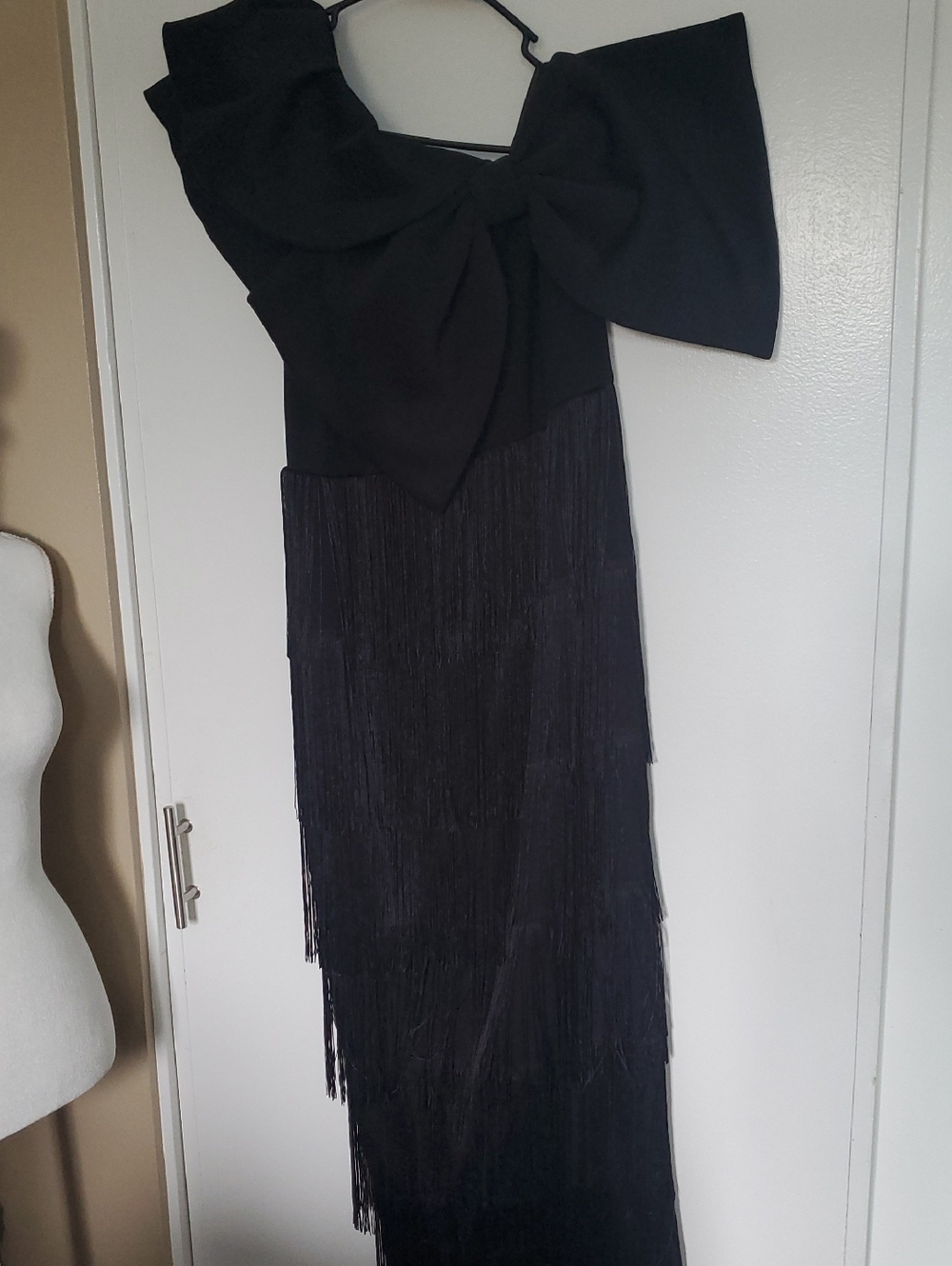 One-Shoulder Black Fringe Evening Dress with Dramatic Bow